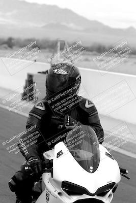 media/Mar-20-2023-Moto Forza (Mon) [[d0bbc59e78]]/Around the Pits/
